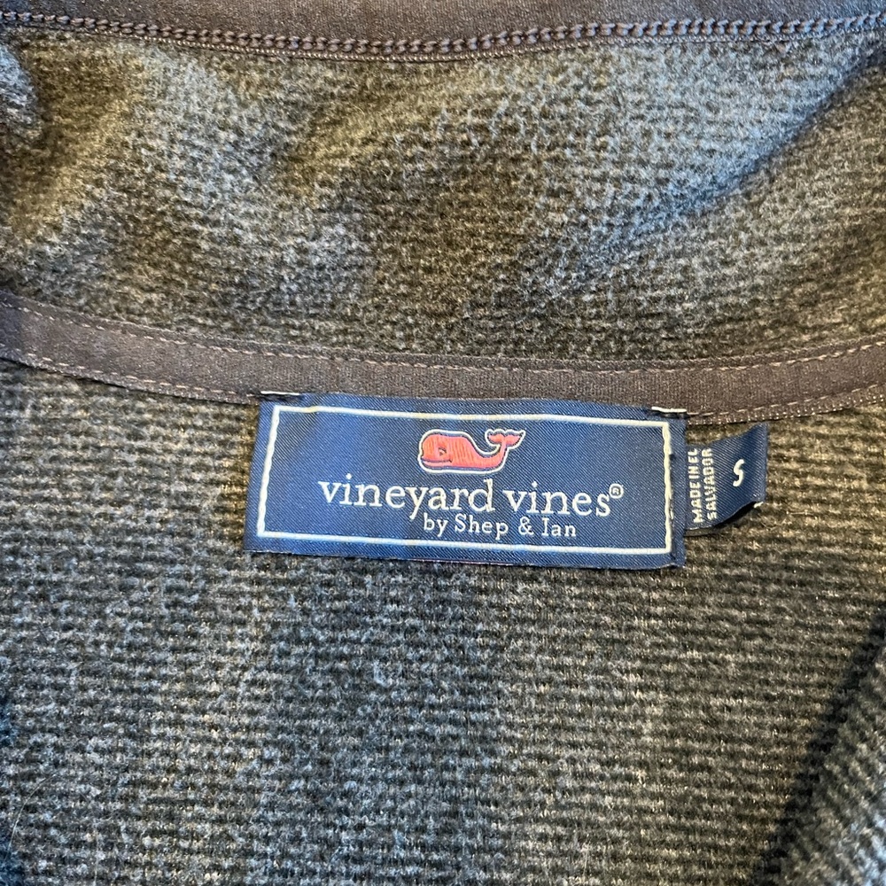 Vineyard Vines Boys grey sweater